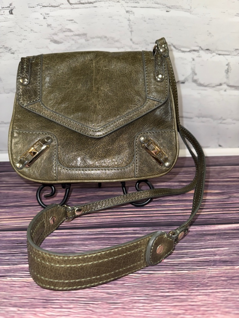 Rebecca Minkoff Olive Green Leather Crossbody Bag‎ Magnetic Snap Closure